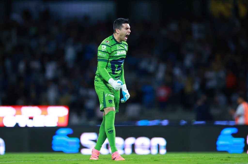 Julio González insultó a Gil Alcalá y sentenció su salida de Pumas
