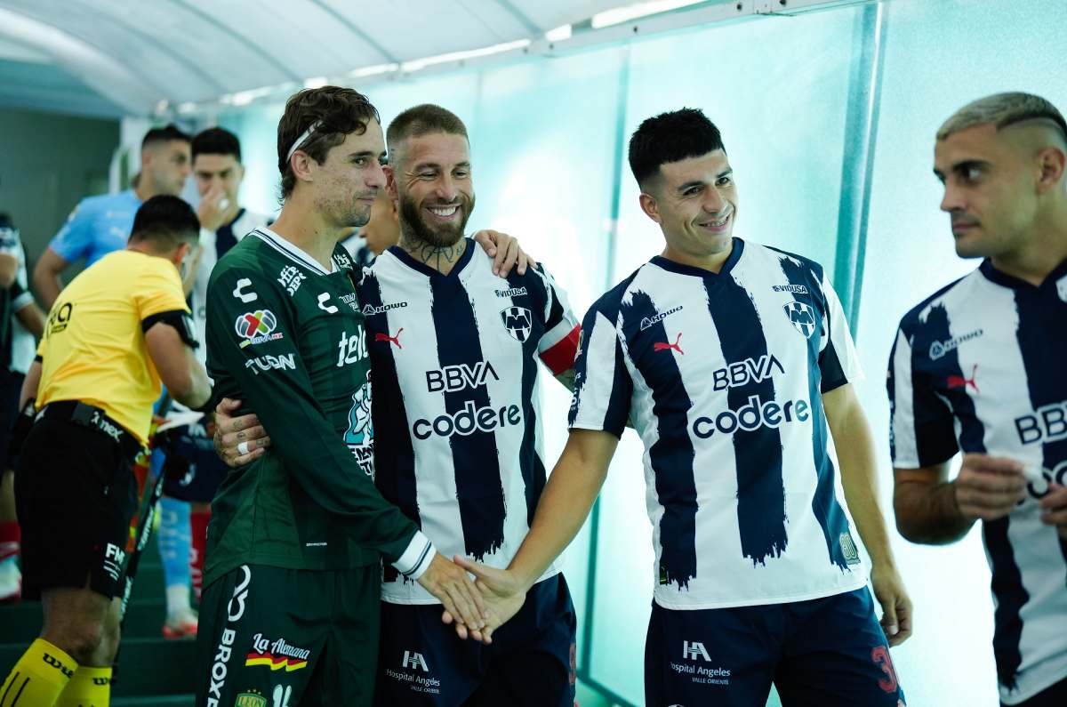 La afición lo quiere fuera y Rayados de Monterrey está por renovarlo