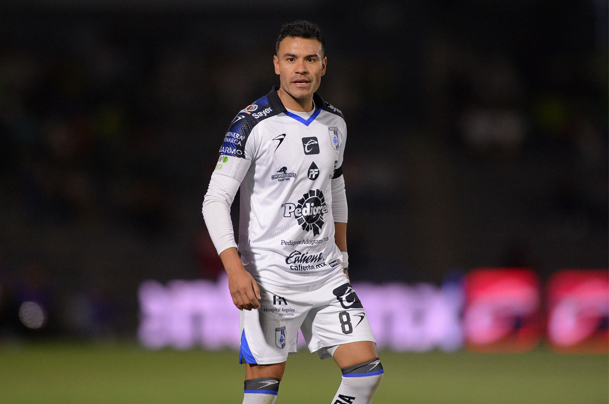 ¡Lágrimas en Querétaro! Emotiva renovación de Pablo Barrera, que esconde su retiro