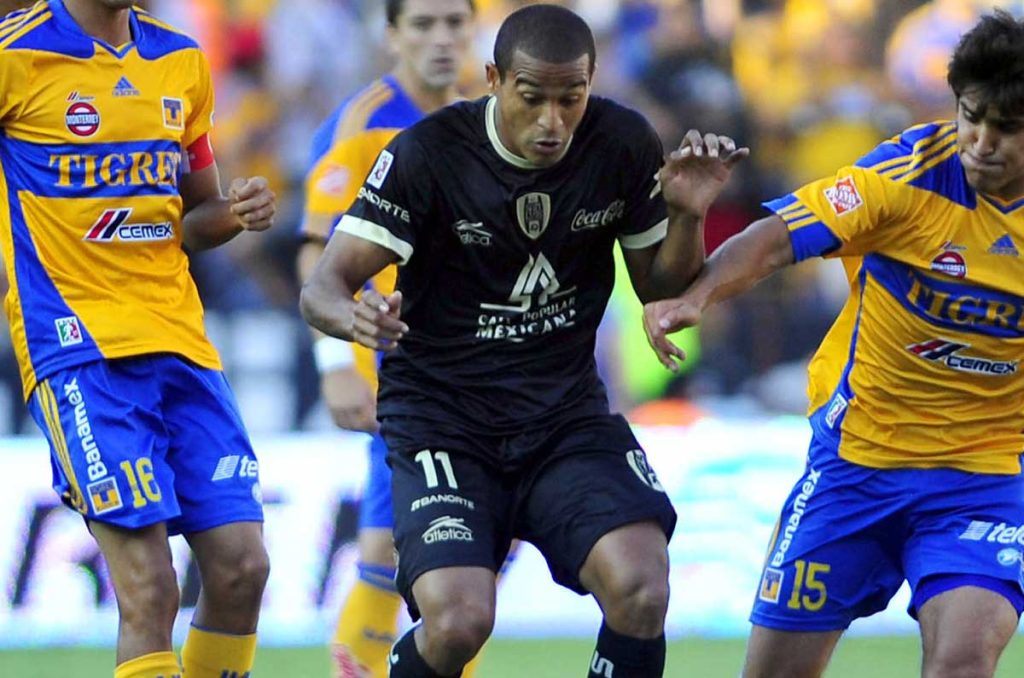 Macnelly Torres en su paso por el San Luis en el futbol mexicano