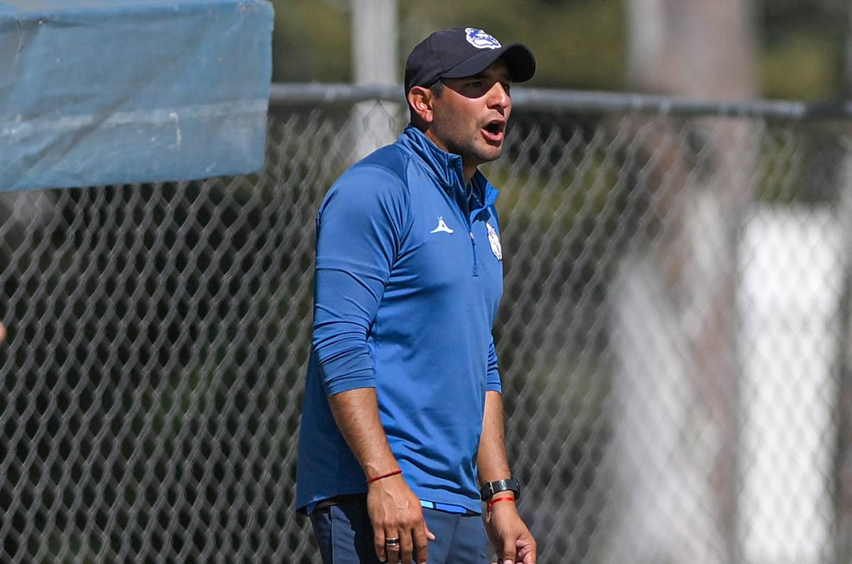 Martín Bravo se queda como DT interino en Puebla