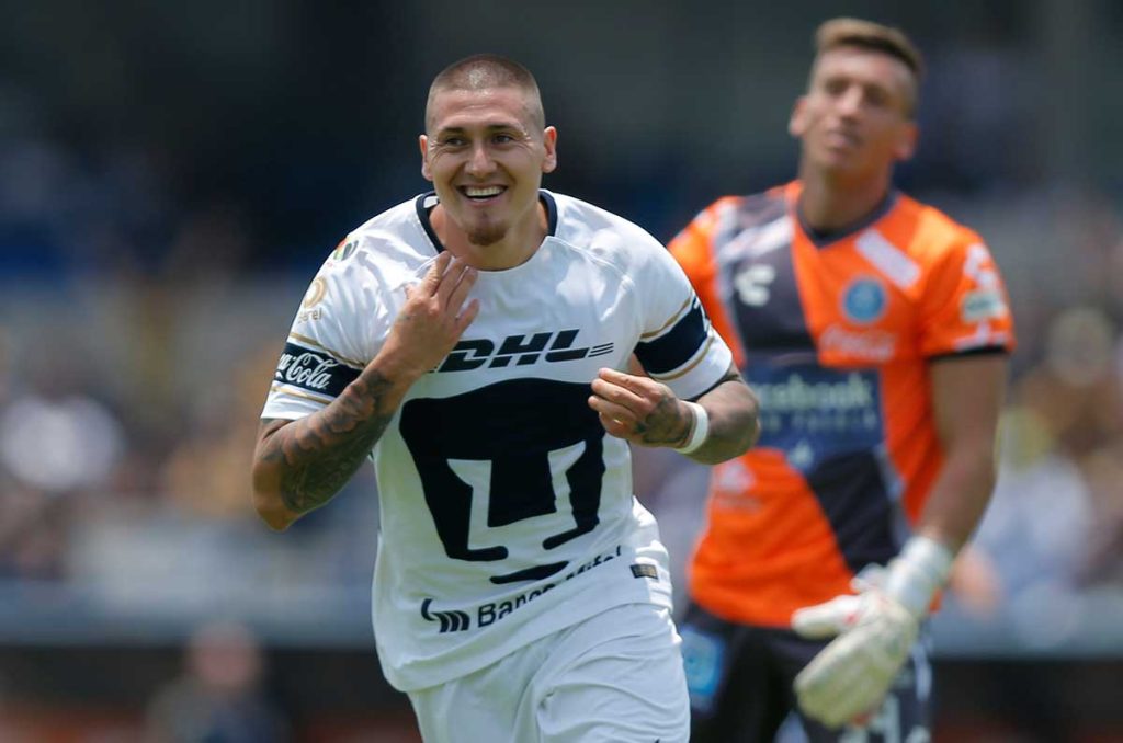 Nicolás Castillo en su paso por Pumas