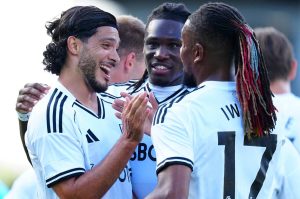Nueva arma de Raúl Jiménez con Fulham y Selección Mexicana; se hace especialista en tiros libres