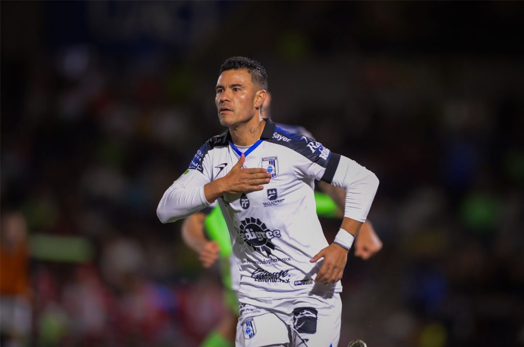 Pablo Barrera renovó su contrato con Gallos de Querétaro para despedirse del futbol profesional