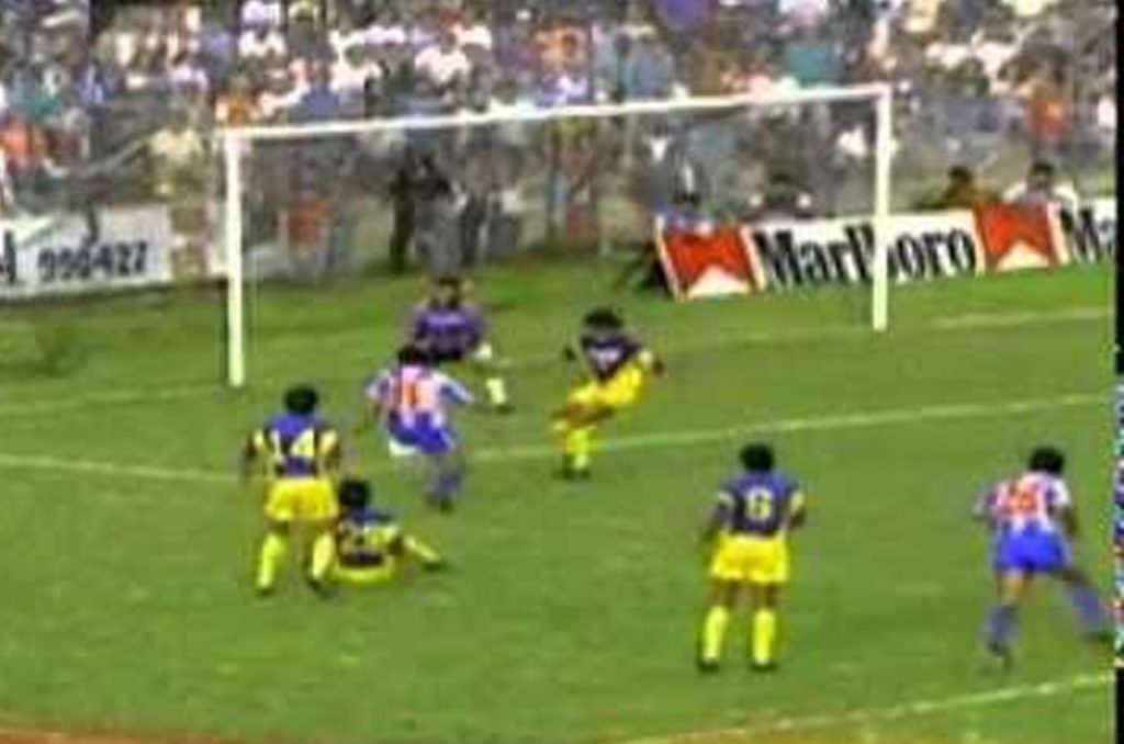 El gol de Apolinar Cortés en la goleada de Pachuca al América