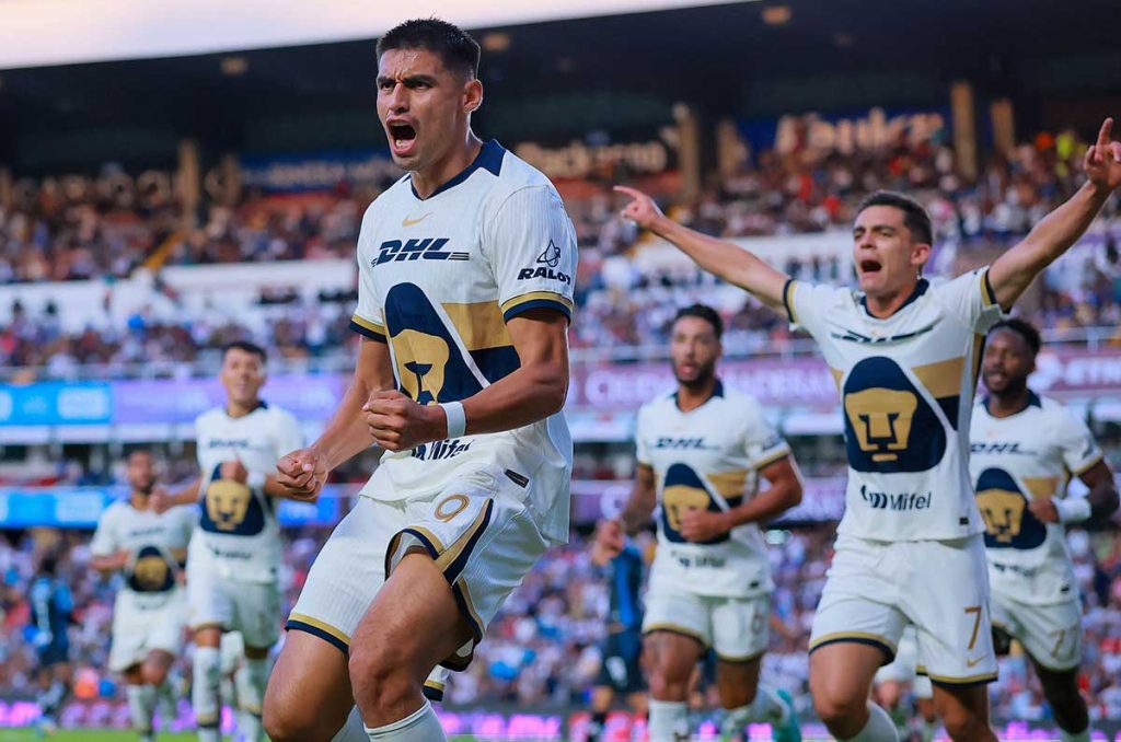 Pumas busca un delantero que compita con 'Memote' Martínez por la posición
