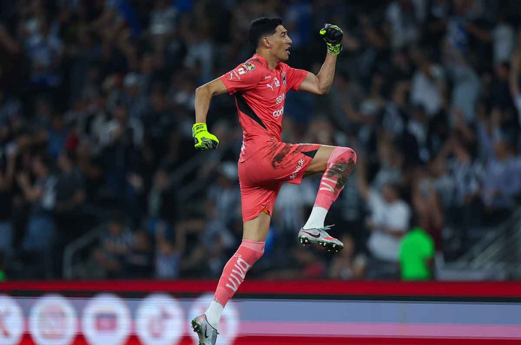 Esteban Andrada sigue en Rayados