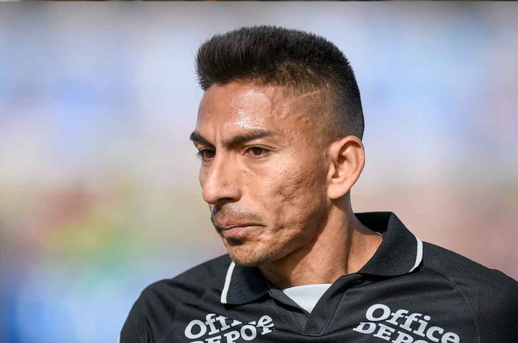 Ángel Mena ya brilla en Ecuador