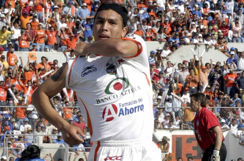 Salvador Cabañas, uno de los jugadores más recordados con la camiseta de Jaguares de Chiapas