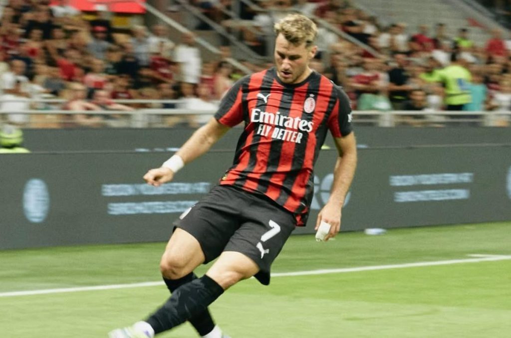 Santiago Giménez todavía puede salir del AC Milan si llega la oferta apropiada