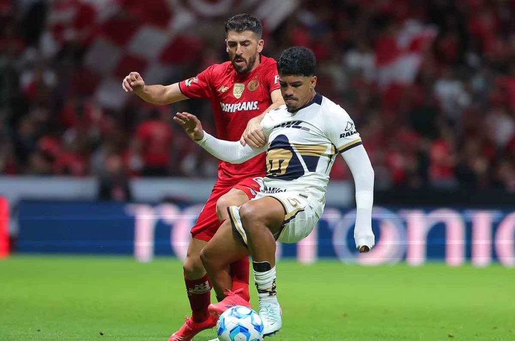 Ángel Azuaje en su duelo ante Paulinho