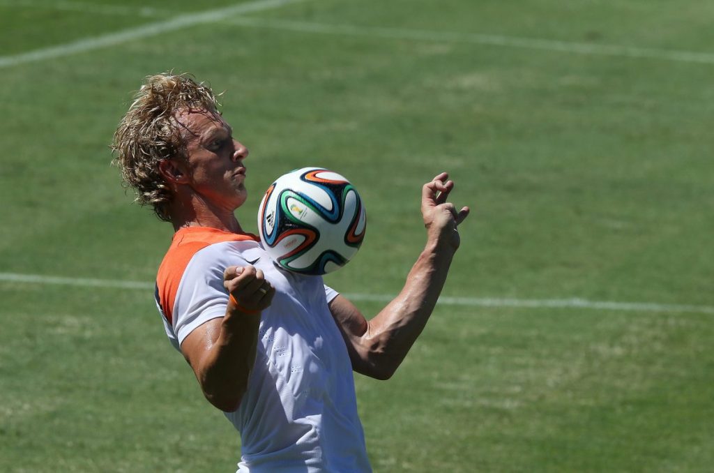 Dirk Kuyt buscará moldear al delantero mexicano Stephano Carrillo
