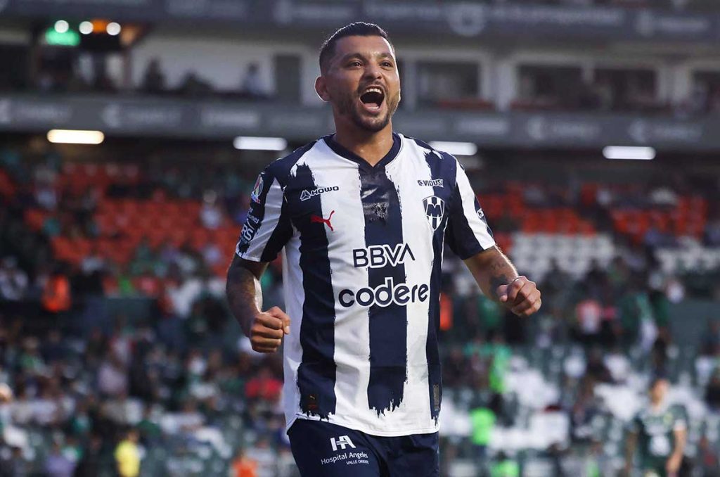 ¿'Tecatito' Corona merece volver a la Selección Mexicana?