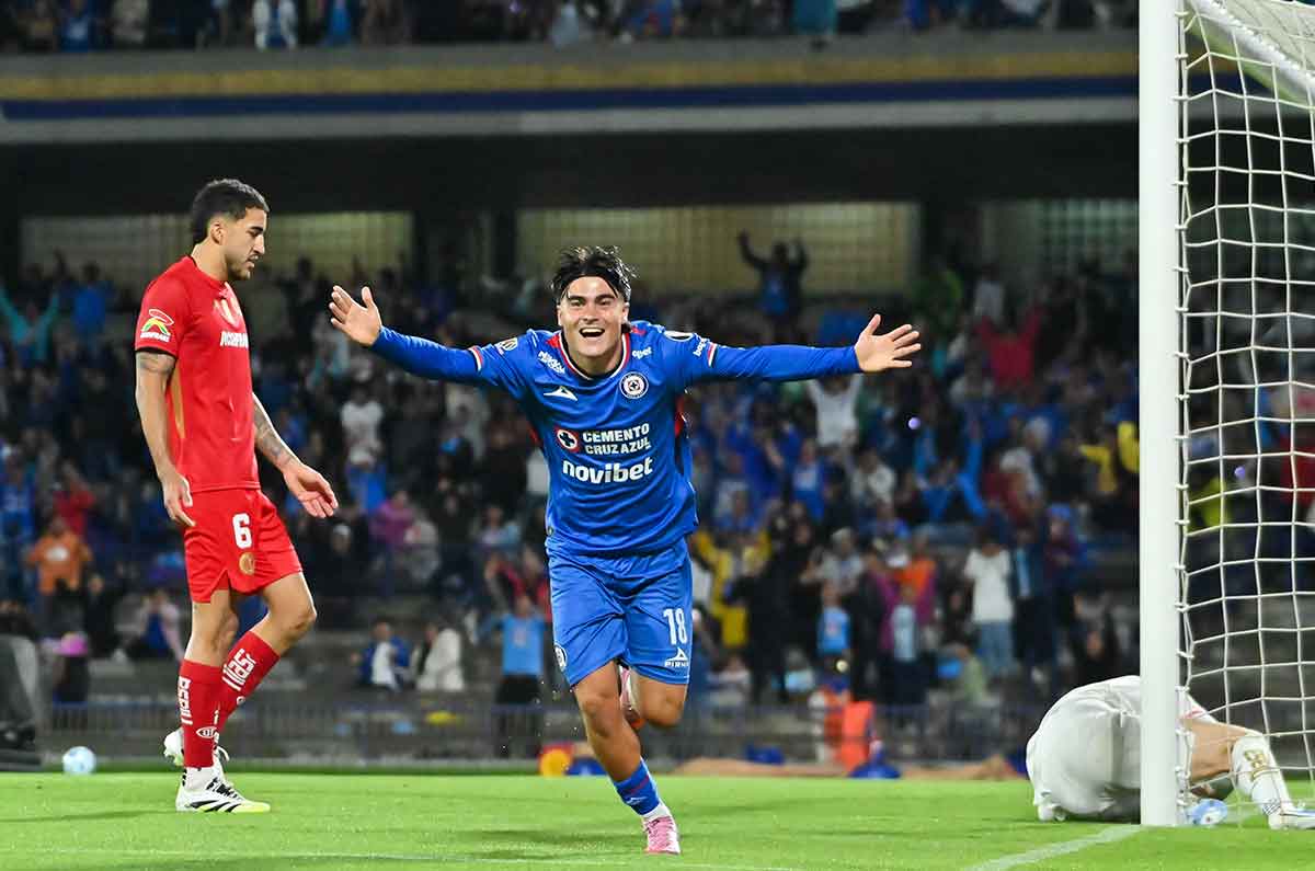 Un Cruz Azul inspirado, aumenta la racha sin victorias del Toluca