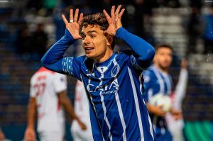 Un mexicano, al borde del descenso en Argentina