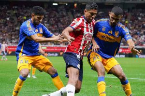 Chivas vs Tigres: Dónde ver EN VIVO el partido pendiente