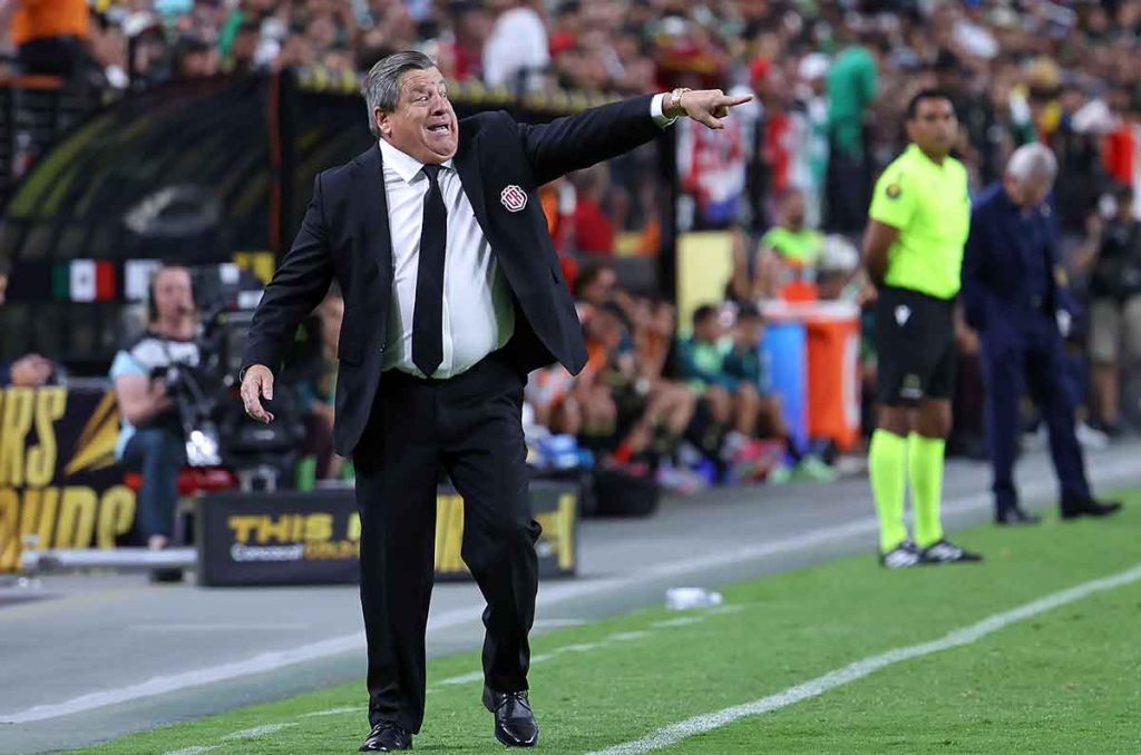 Costa Rica decide el futuro de Miguel ‘Piojo’ Herrera