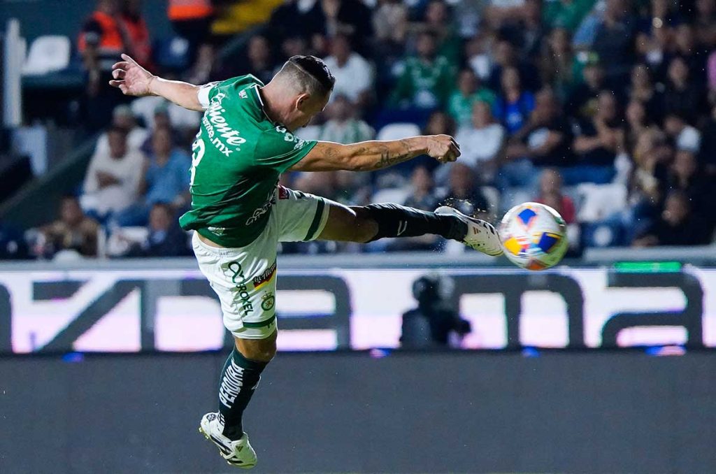 Cruz Azul se puso en contacto con Guardado después de la Liguilla