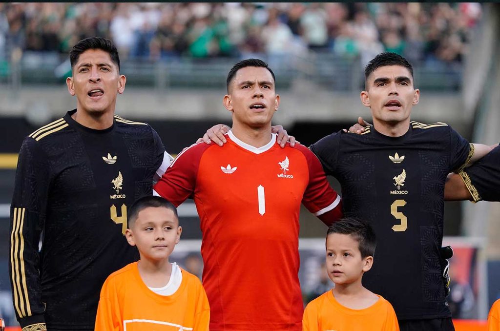 Edson Álvarez en el partido ante Japón