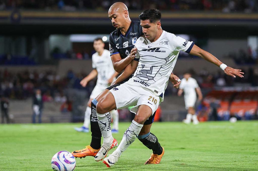 Emanuel Montejano en sus últimos partidos con Pumas
