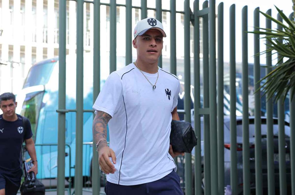 Roberto de la Rosa podría quedar sin minutos en Monterrey