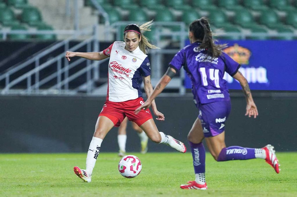 La última vez que Mazatlán recibió a Chivas, fueron goleadas 0-8