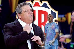 Miguel Herrera explota con sus jugadores tras el “Fuera Piojo” en Costa Rica