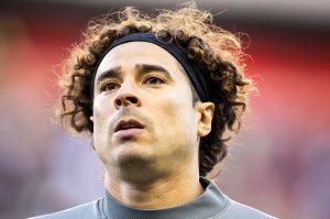Ochoa es goleado en Chipre y sufre el peor debut en su carrera
