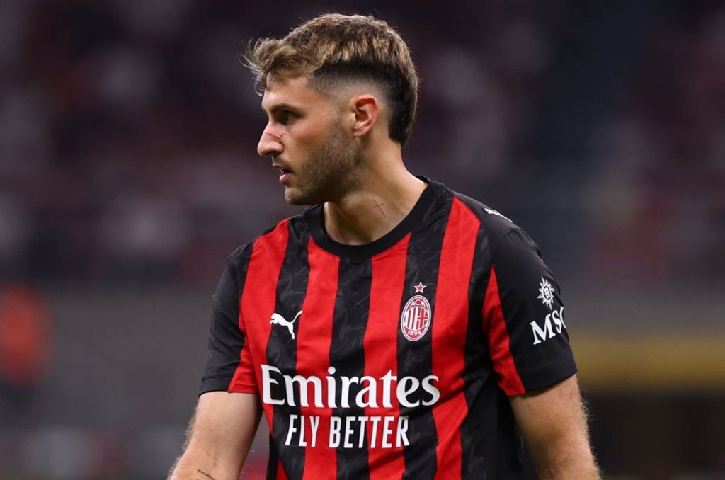 Santiago Giménez se mide ante Udinese con el Milan e intentará romper su mala racha