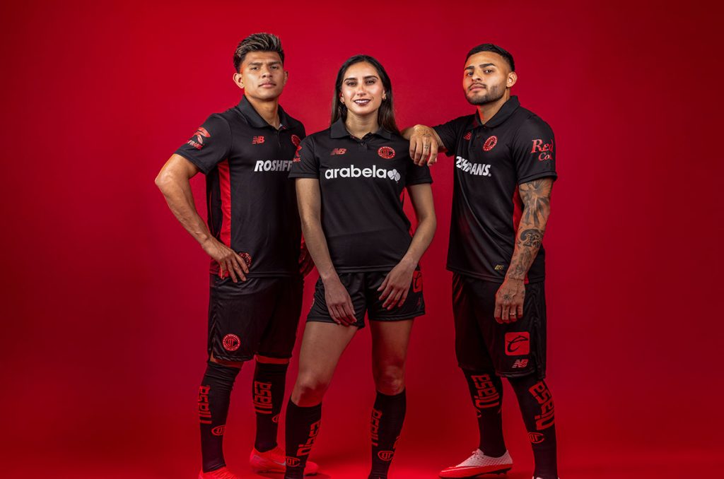 Toluca ha encontrado la elegancia en conjunto con New Balance
