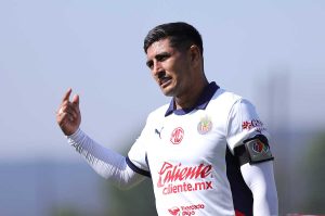 Víctor ‘Pocho’ Guzmán revela detalles sobre su salida de Chivas