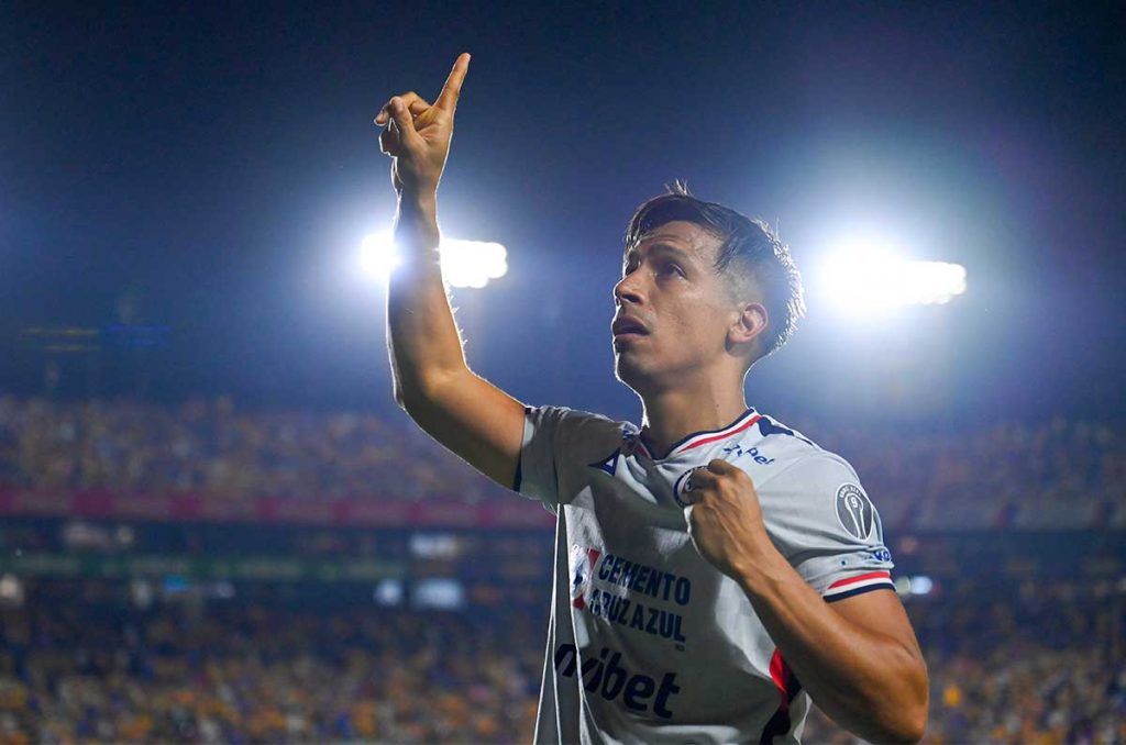 A pesar del escepticismo inicial, Ángel Sepúlveda se ha vuelto un ídolo en Cruz Azul