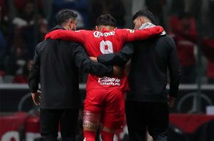 ¿Hasta cuándo podrá regresar? Alexis Vega preocupa a Toluca