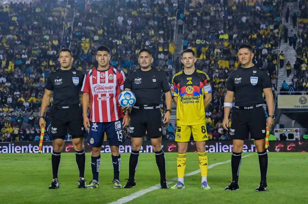 América vs Chivas juegan un Clásico Nacional amistoso durante la Fecha FIFA de Octubre