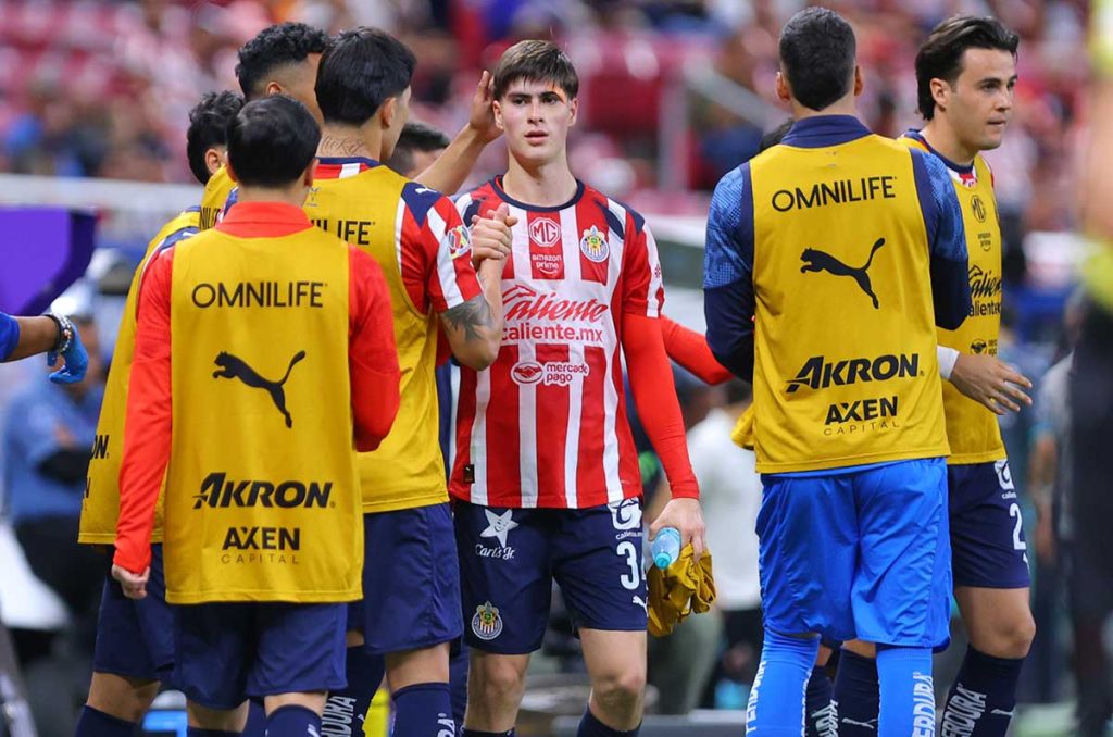 Armando González se ha convertido en el goleador de Chivas