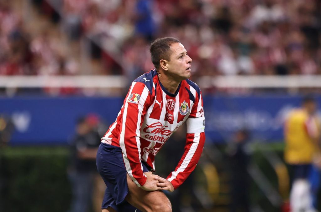 Chicharito estaría en la órbita del Wrexham en Inglaterra