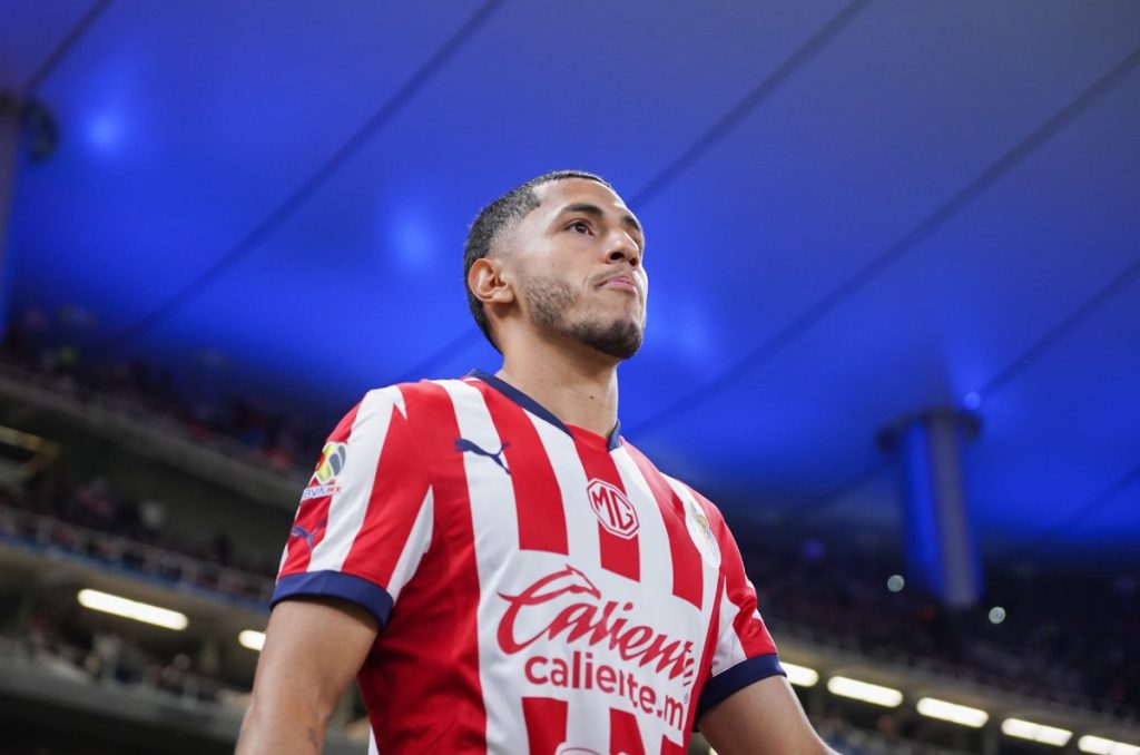 Chivas espera la vuelta de un refuerzo; Daniel Flores