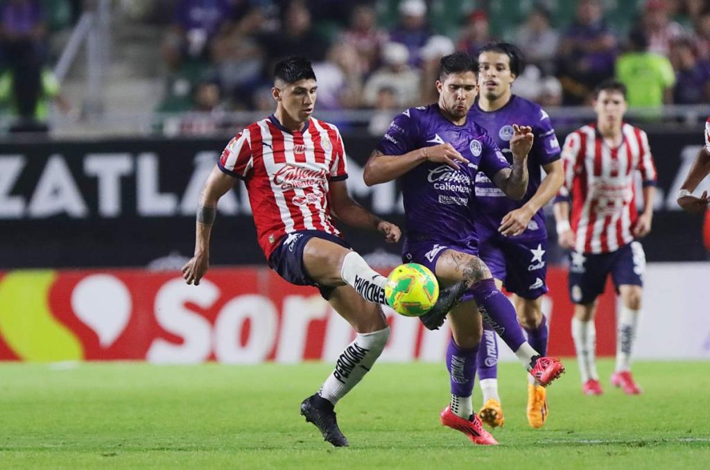 Chivas vs Mazatlán juegan la Jornada 13 del torneo Apertura 2025 dentro de la Liga MX