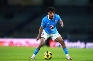 Cruz Azul ya espera 4.3 millones de dólares por Amaury Morales