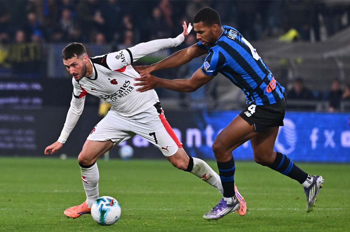 “El peor delantero en la historia del Milan”; aficionados destrozan a Santi Giménez