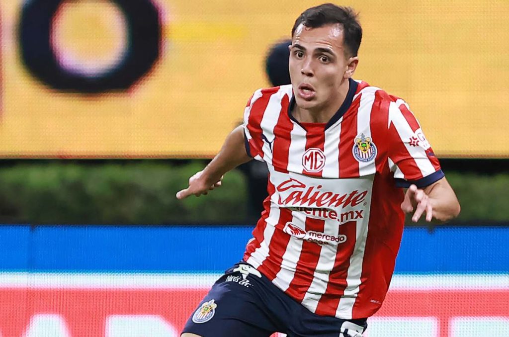 Hugo Camberos puede irse de Chivas, pero será únicamente si pagan la cláusula