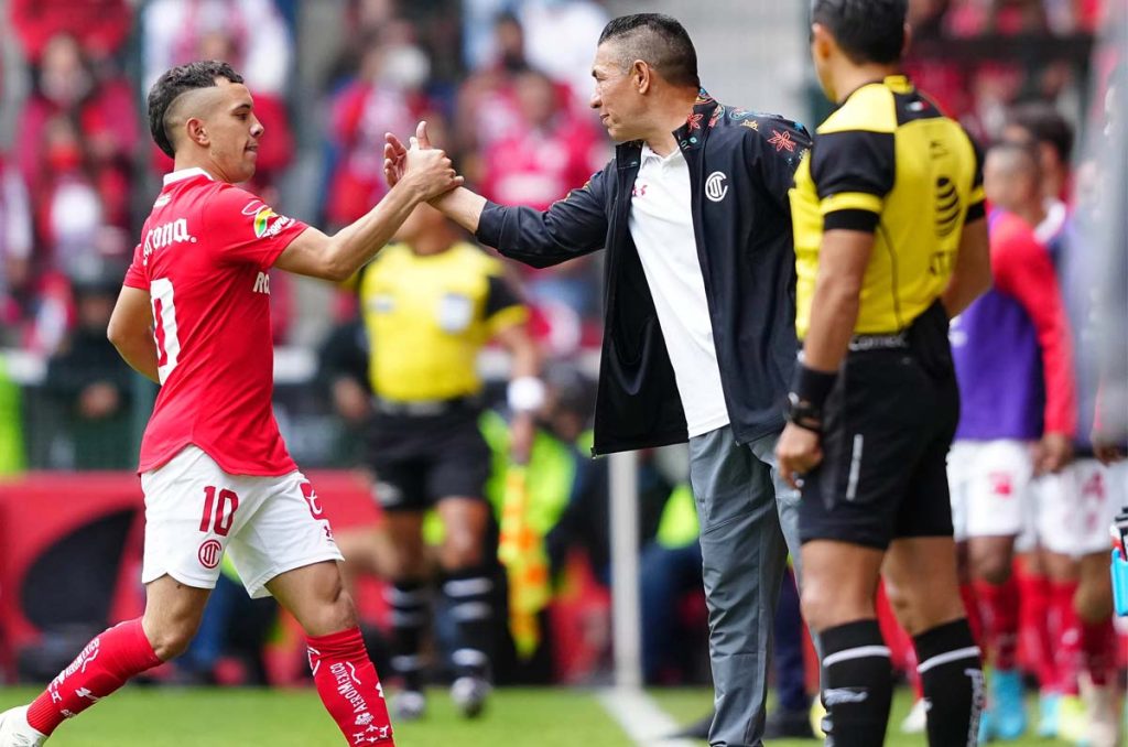 Leo Fernández confesó que Nacho Ambriz ha sido el mejor técnico en su carrera