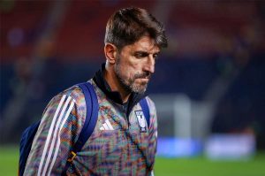 Mientras espera a Pumas, Veljko Paunovic toma un nuevo trabajo