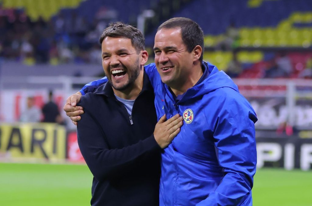 Nicolás Larcamón no ha tenido sus mejores momentos vs América