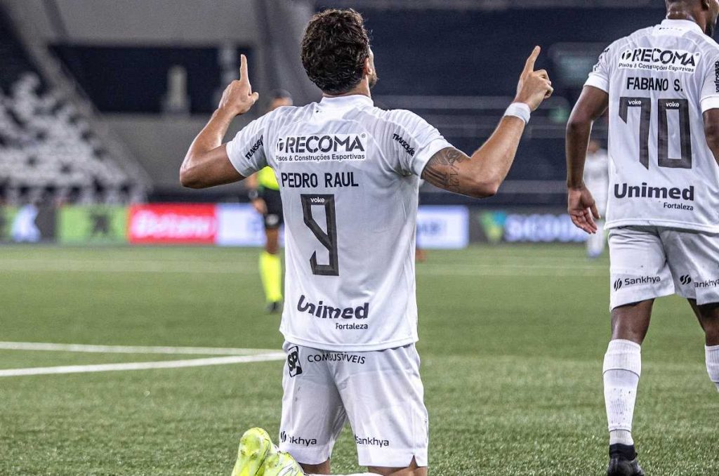 Pedro Raul ya juega en el Ceará pero Corinthians le sigue debiendo dinero a Toluca