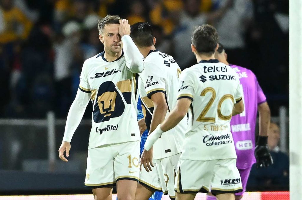 Aaron Ramsey, otro de los Pumas que han fallado un penal recientemente