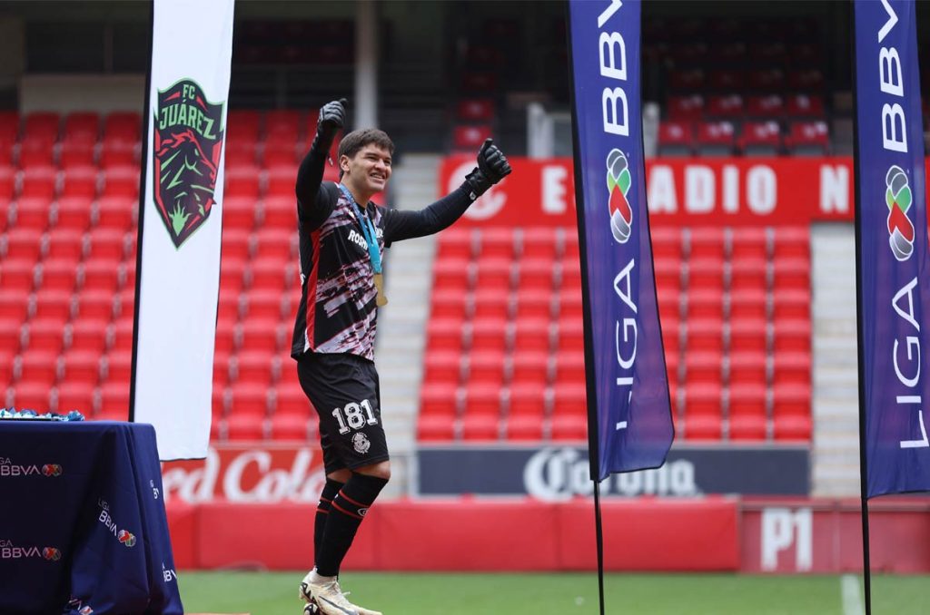 Ronaldo Beltrán, portero de los Diablos Rojos de Toluca