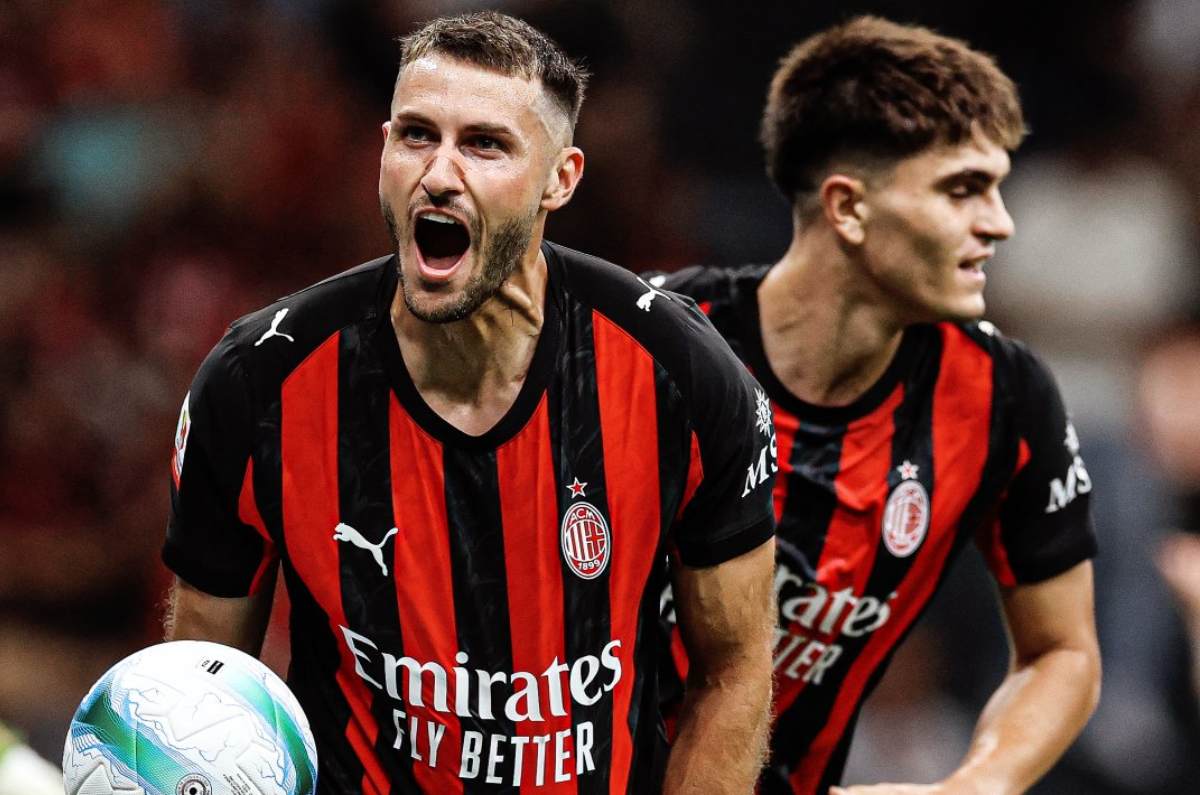 Santiago Giménez, en la mira de AC Milan para acabar crisis de penales
