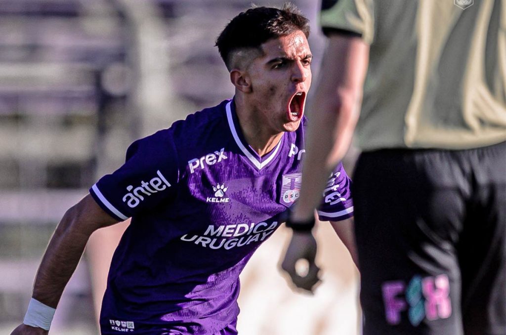 Xavier Biscayzacú el nuevo 10 de Defensor Sporting