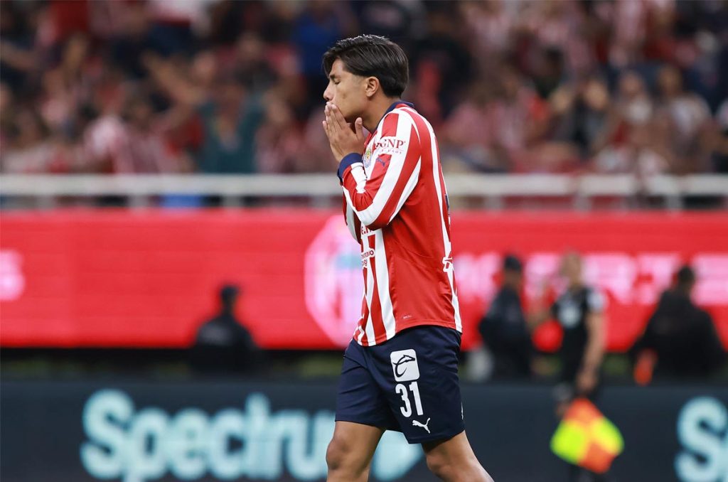 Yael Padilla ya no sería tomado en cuenta por Gabriel Milito en Chivas